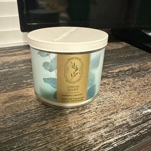 Bath & Body Works Stress Relief Candle - Light Aqua Jar with Cream Lid